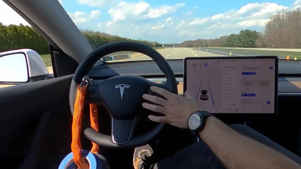 Tam otonom Tesla Autopilot komutunun 160.000 aktif kullanıcısı var