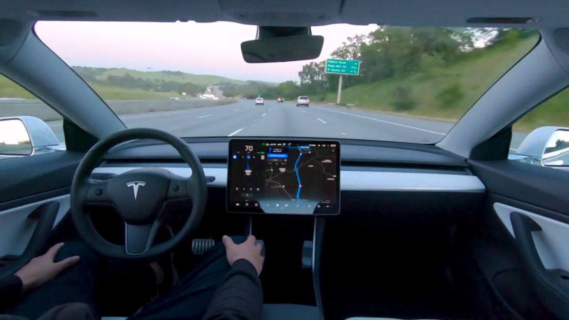 Tam otonom Tesla Autopilot komutunun 160.000 aktif kullanıcısı var